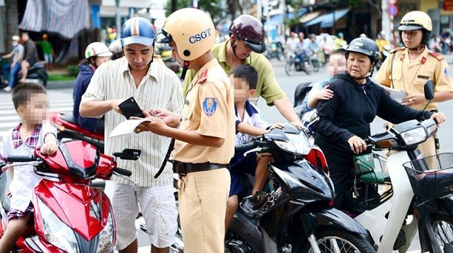 Quy định không có bằng lái xe máy phạt bao nhiêu tiền?
