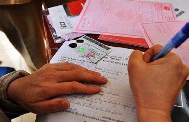 Khi mua xe máy trả góp giấy tờ vô cùng đơn giản và dễ dàng